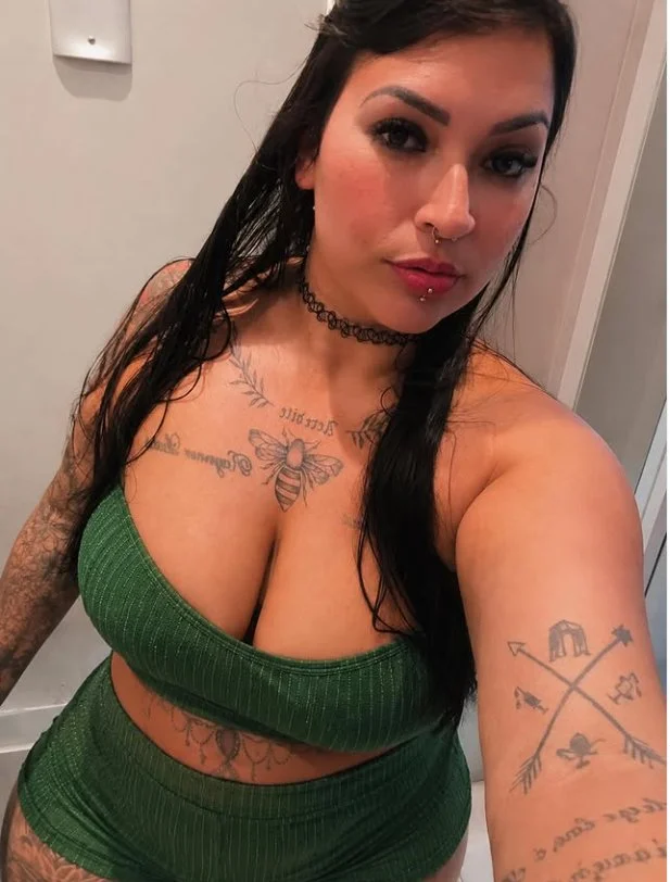 @ry MILF main image
