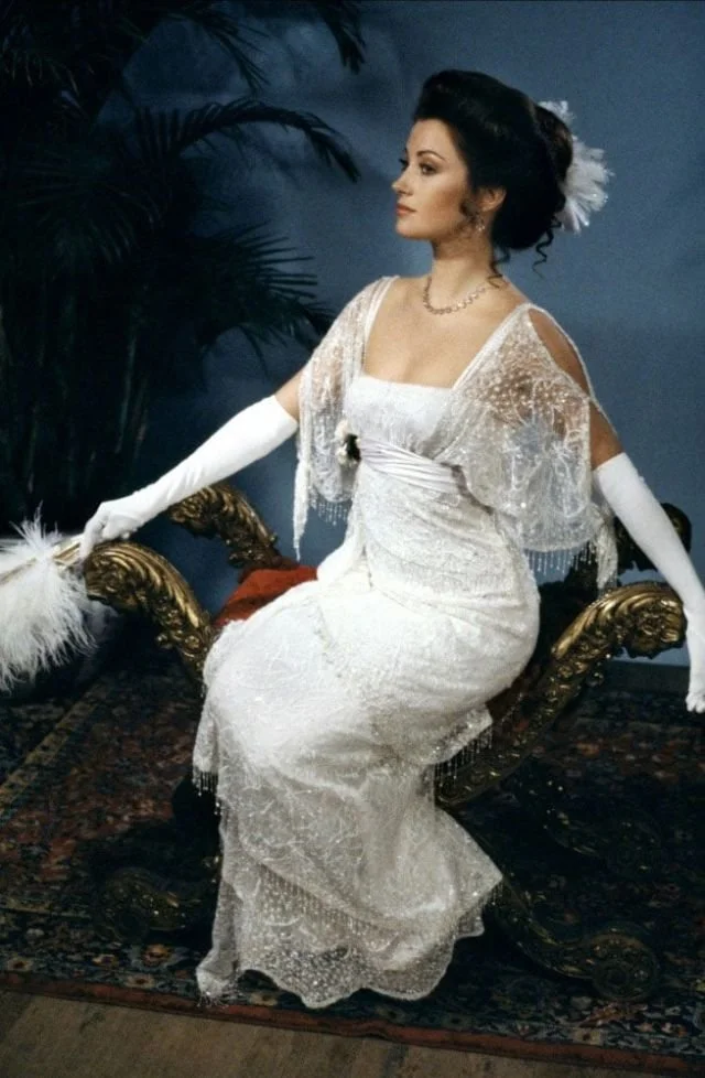 Beautiful Jane Seymour image 3