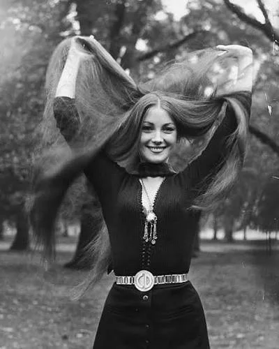 Beautiful Jane Seymour image 8