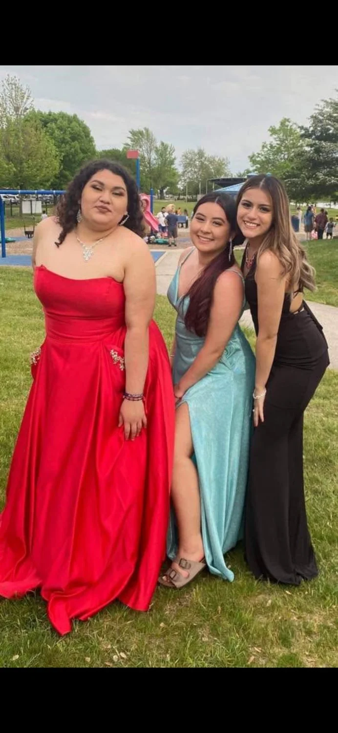 Des Plaines Latina Cristy shared image 5