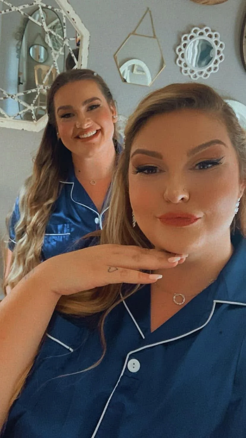 Let’s see how fast these two white trash whores can get comments. Whose throat you want more? main image
