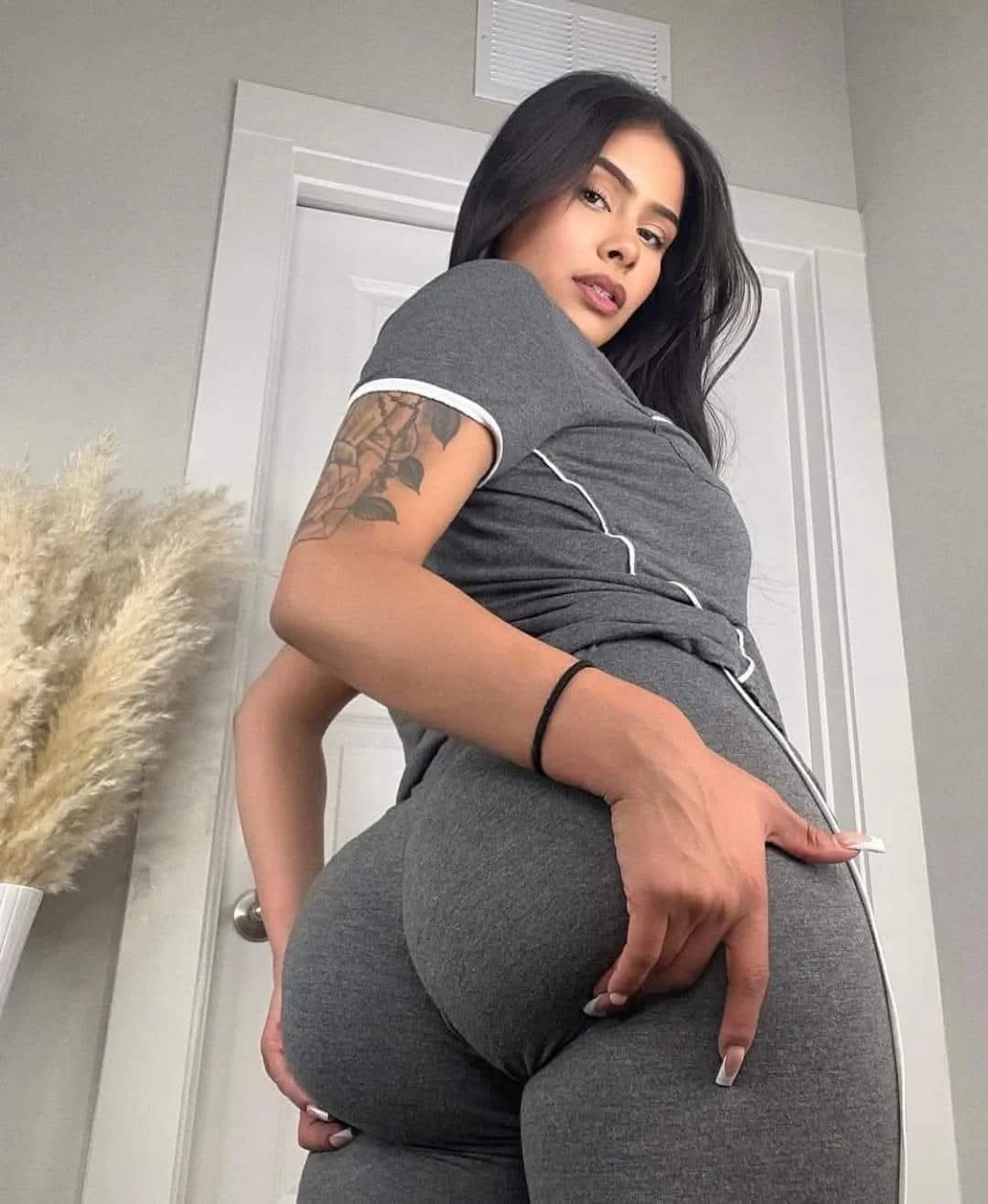 THICKEST PAWGS image 7