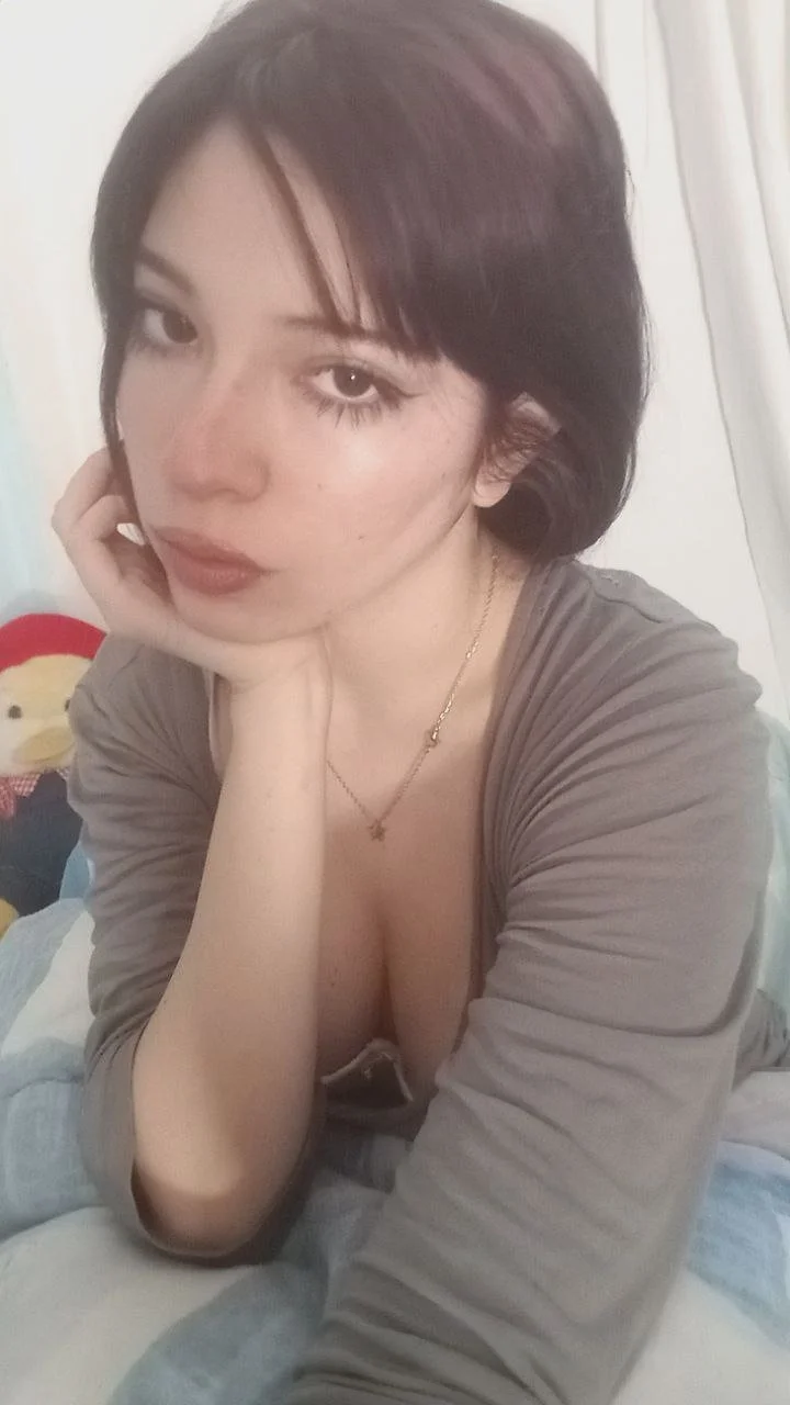 Egirl ninfeta webputinha mamando image 9