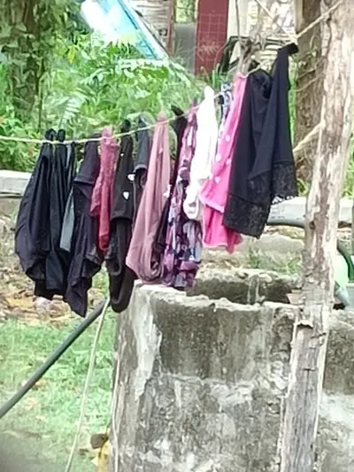 Que les parece la ropa interior de mi vecina cover image