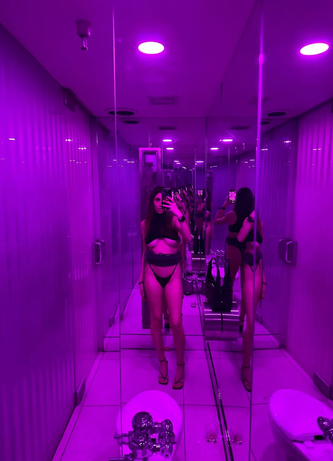 This is an invitation to spend time in the bathroom together image 2