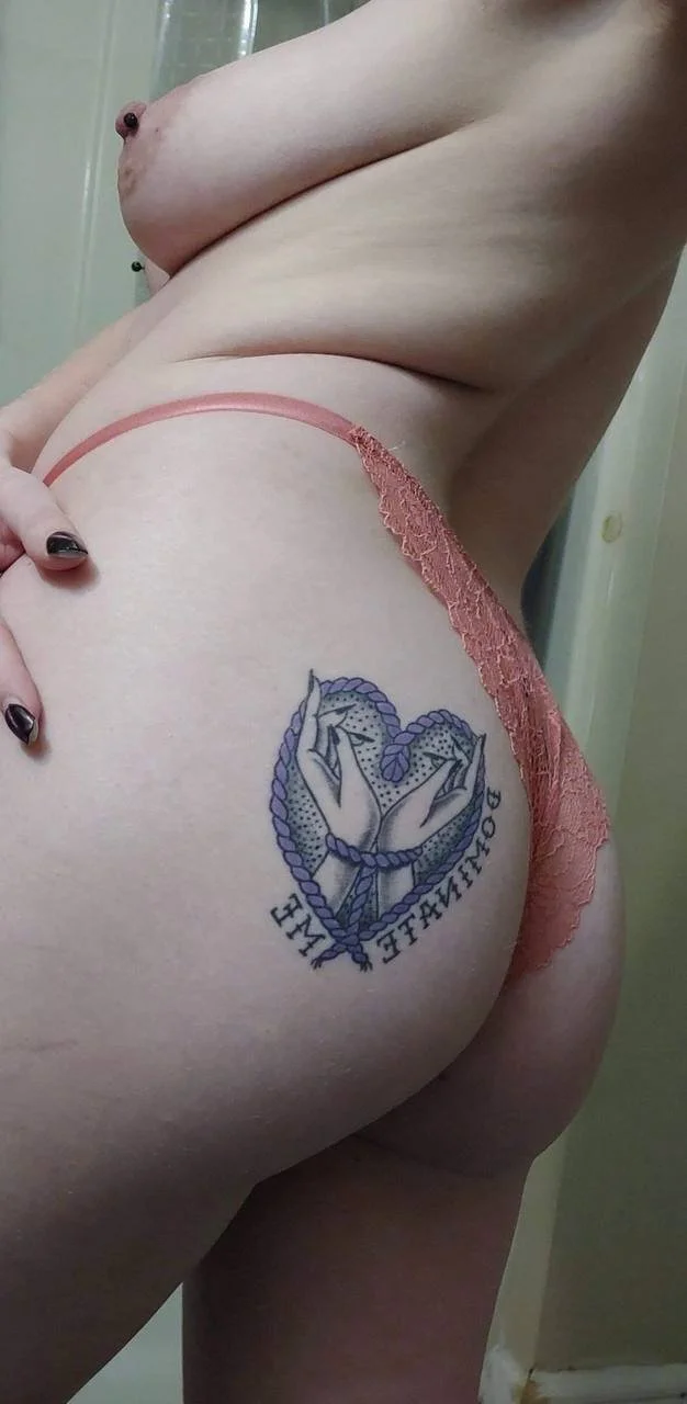 The submissive one always wants to show her tits pt2 (una puta muy sumisa) image 3