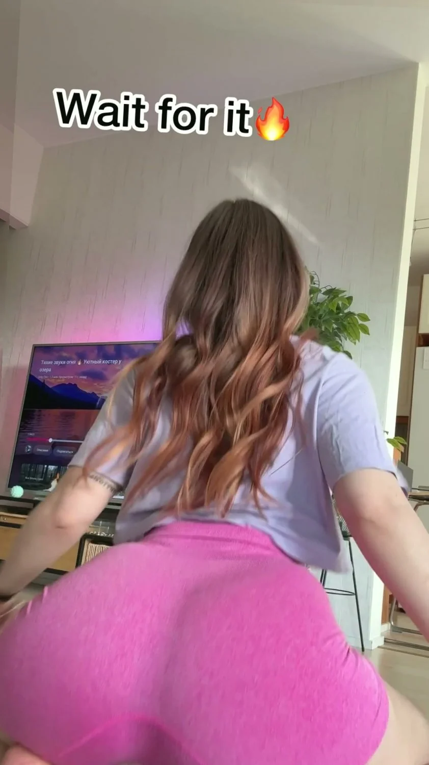 🔞 Sexy tight ass gorgeous masturbating naked wet pussy 🍑💦 OF now main image