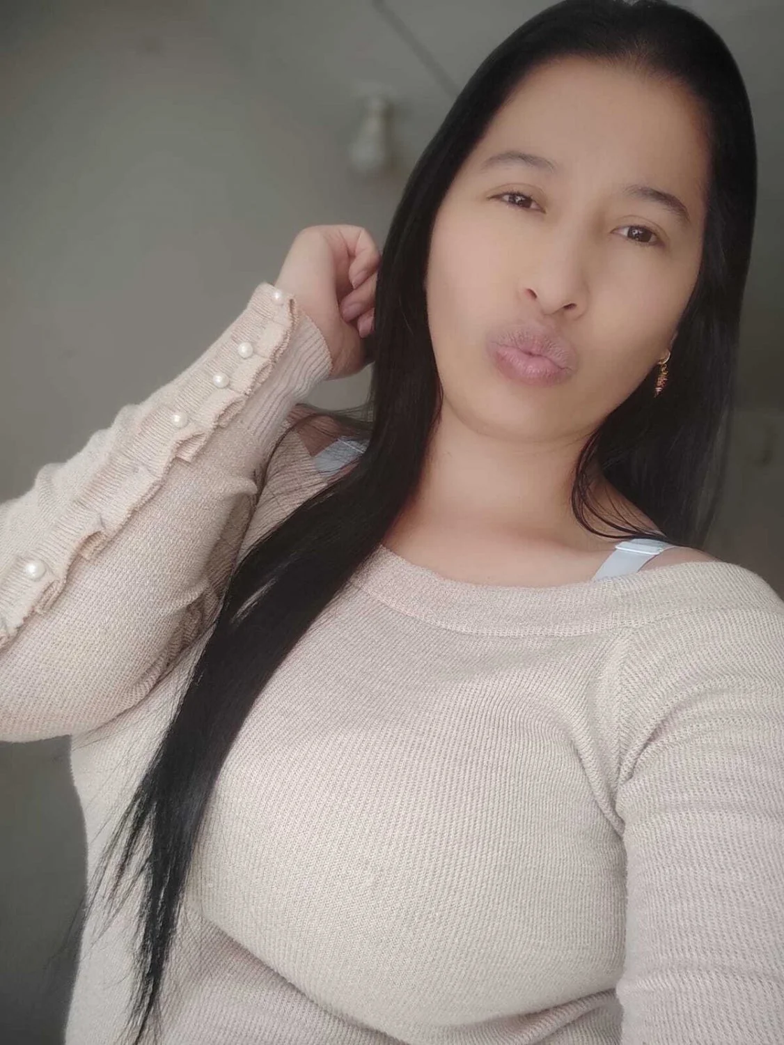 Evangelica putita tetona exhibida image 2