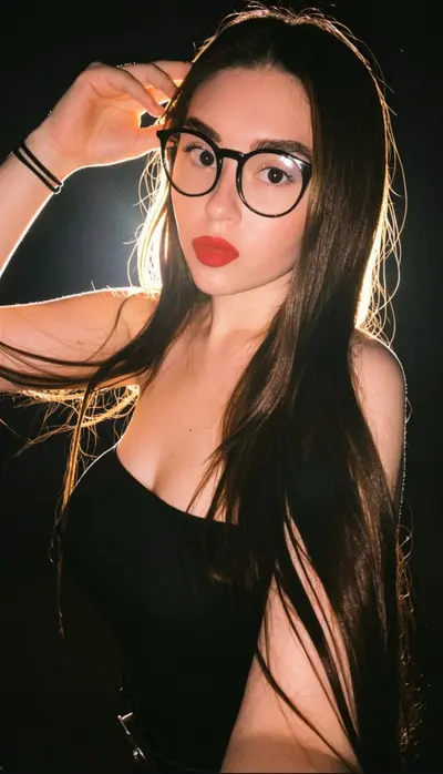 Lo último de la perra zorra de Miriam, ya saben cuantos likes, disfrutenla demasiado cover image