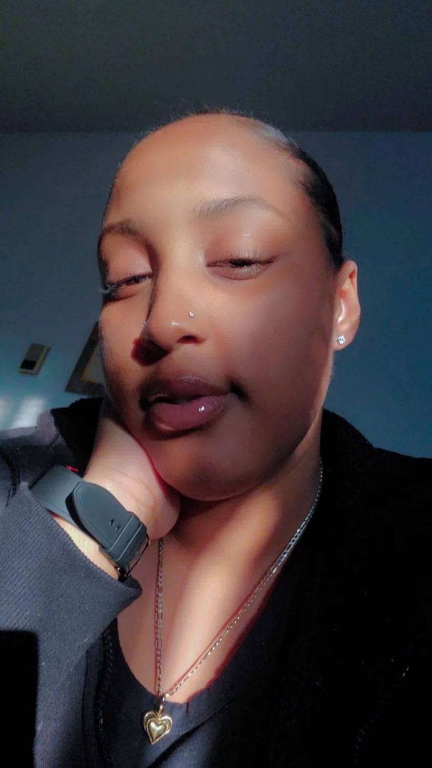 Dumb Coworker thinks her lips are DSLs!? image 2