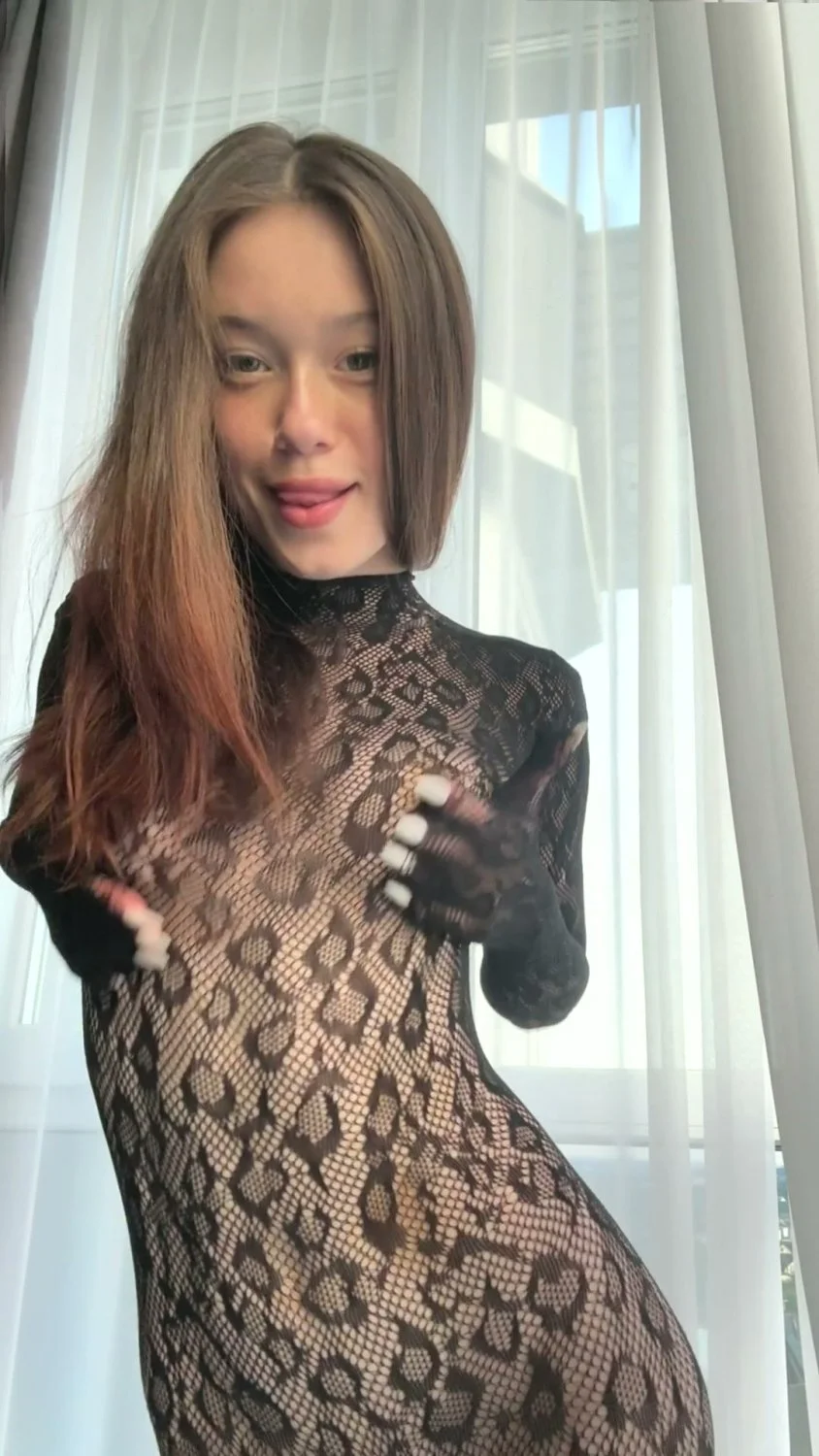 🔞 Hot gorgeous petite body nude deepthroat pussy 😈🍑 Check OF now image 3