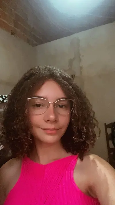 Loirinha fudendo com amigo da faculdade totalmente explanada cover image