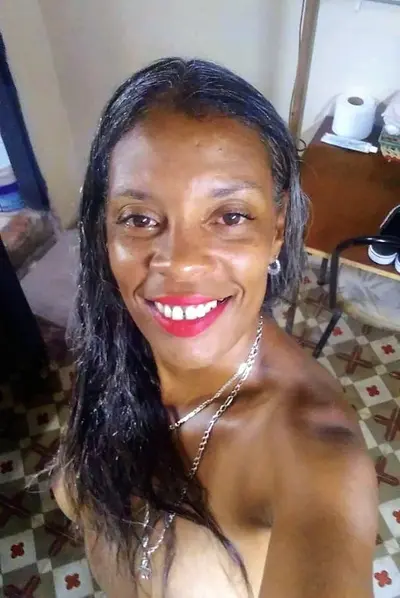 ESTOY MUY CALIENTE QUIEN QUIERE METERME LA VERGA Y DEJARME SU LECHITA ADENTRO cover image