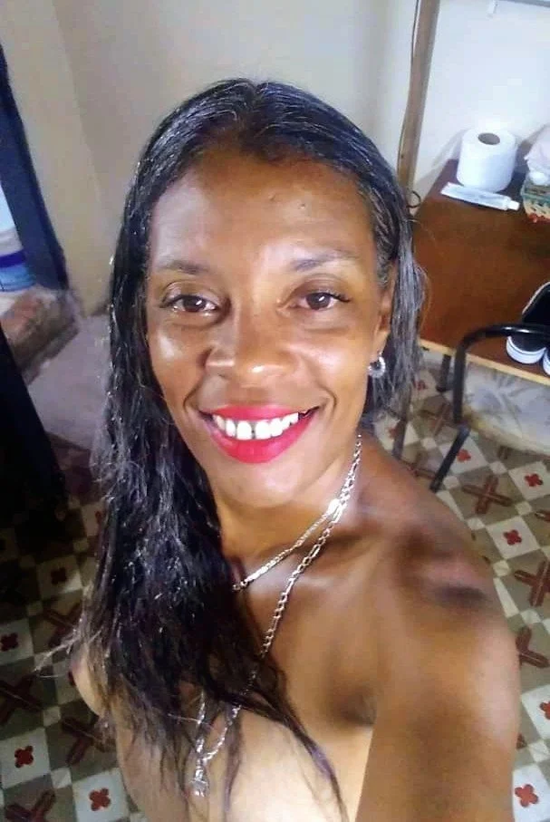 ESTOY MUY CALIENTE QUIEN QUIERE METERME LA VERGA Y DEJARME SU LECHITA ADENTRO main image