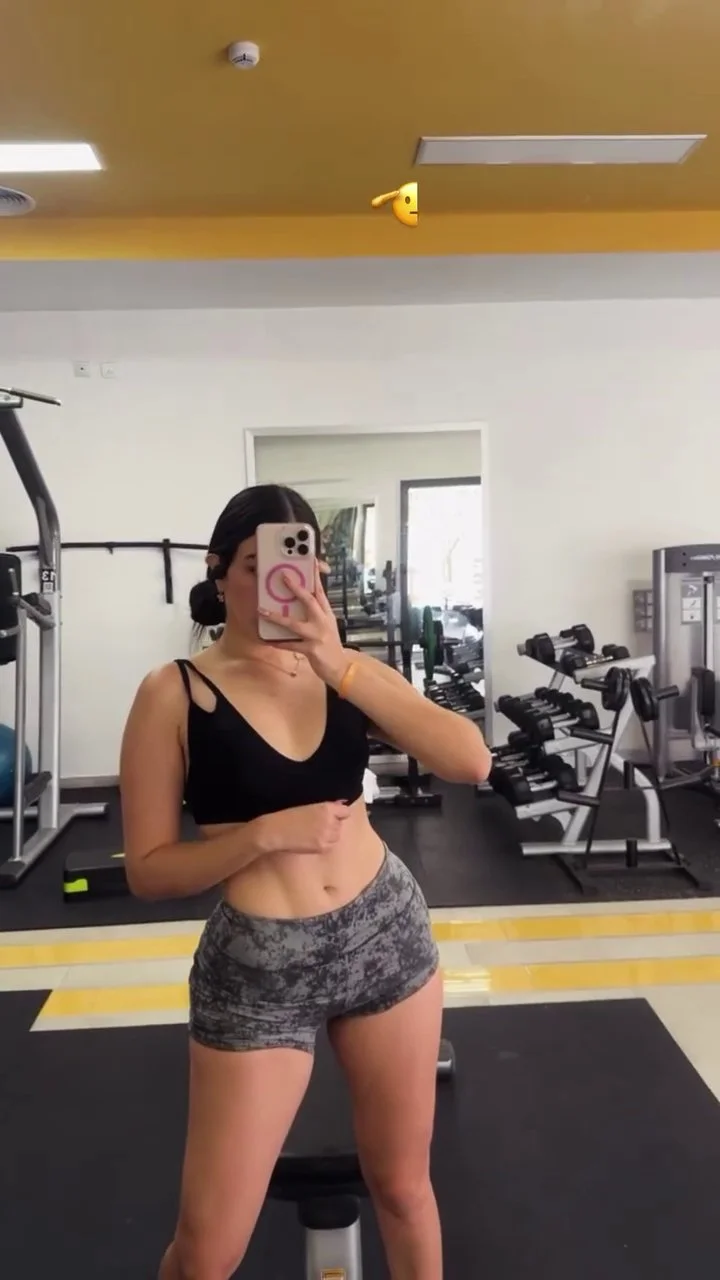 Verónica Boyer wants to be your new semen dump, who gives the first tribute on her image 31