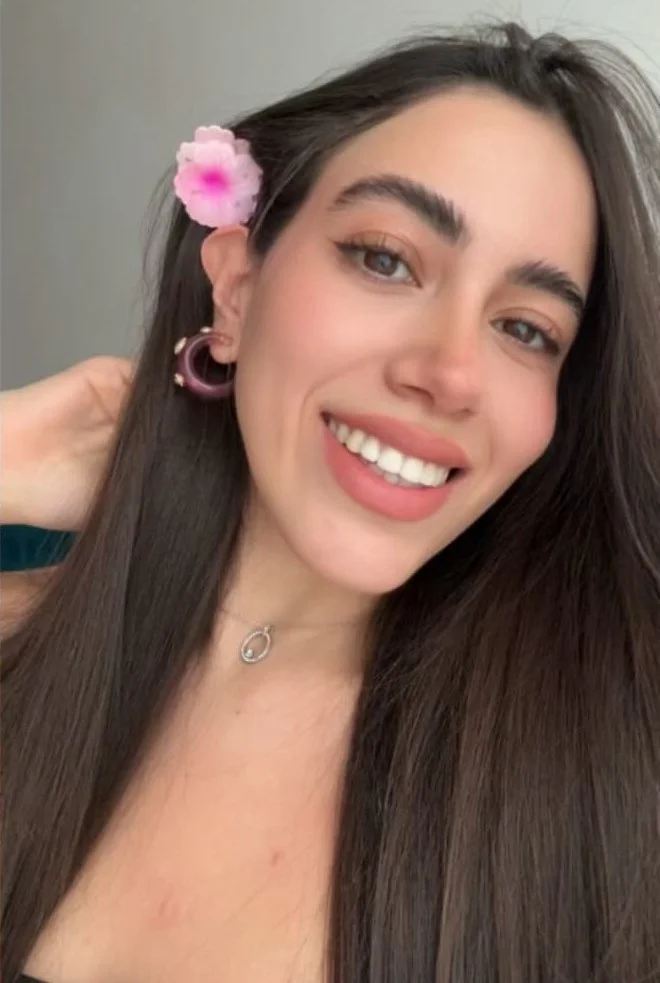 Verónica Boyer wants to be your new semen dump, who gives the first tribute on her image 50
