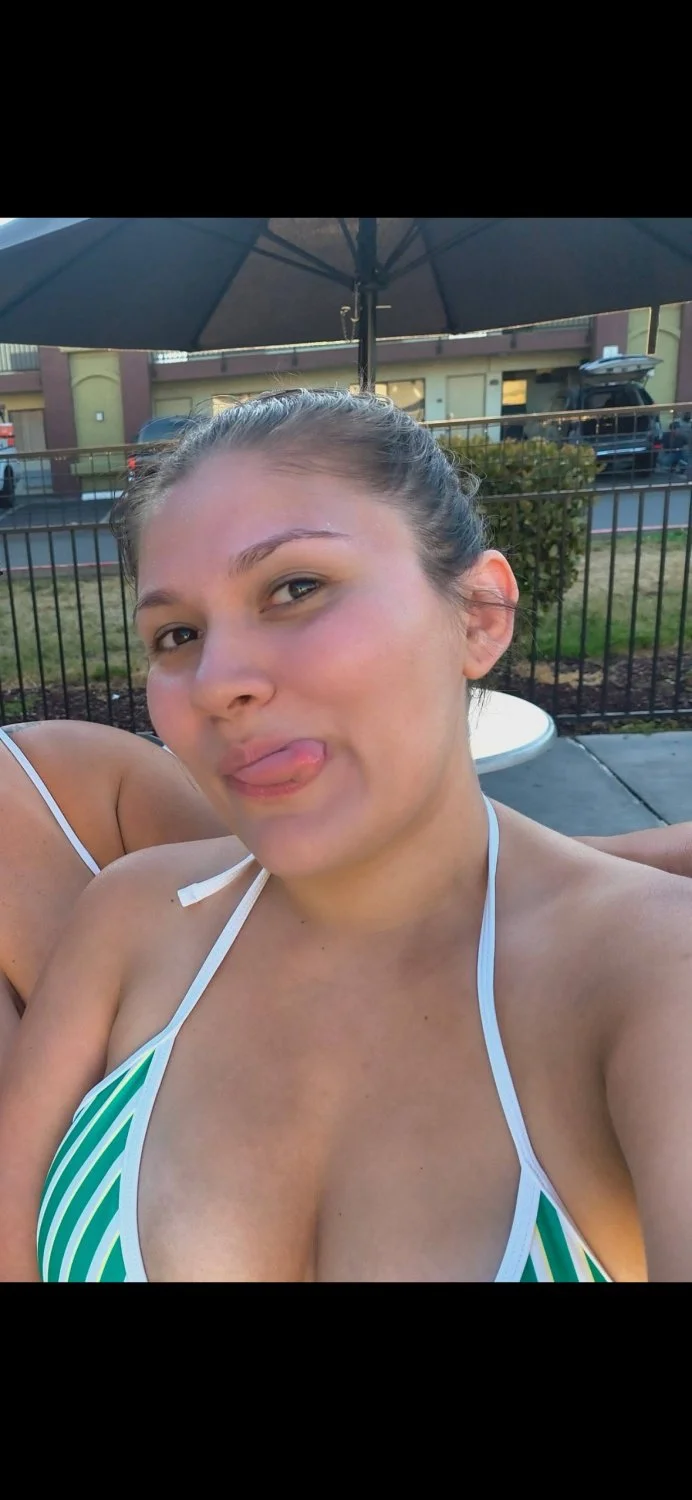 MissRiss image 3