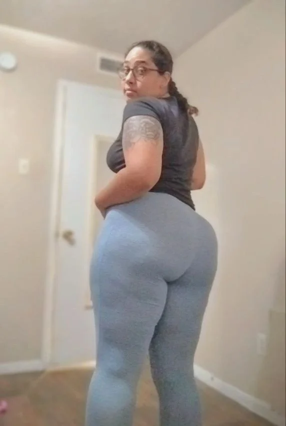 #3 😊 I want to fuck Nola from behind so bad image 1