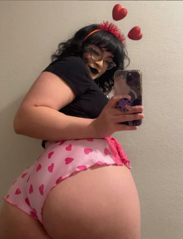 missvaniitys - thick thicc busty cutie big ass booty amputee from instagram and tiktok image 3