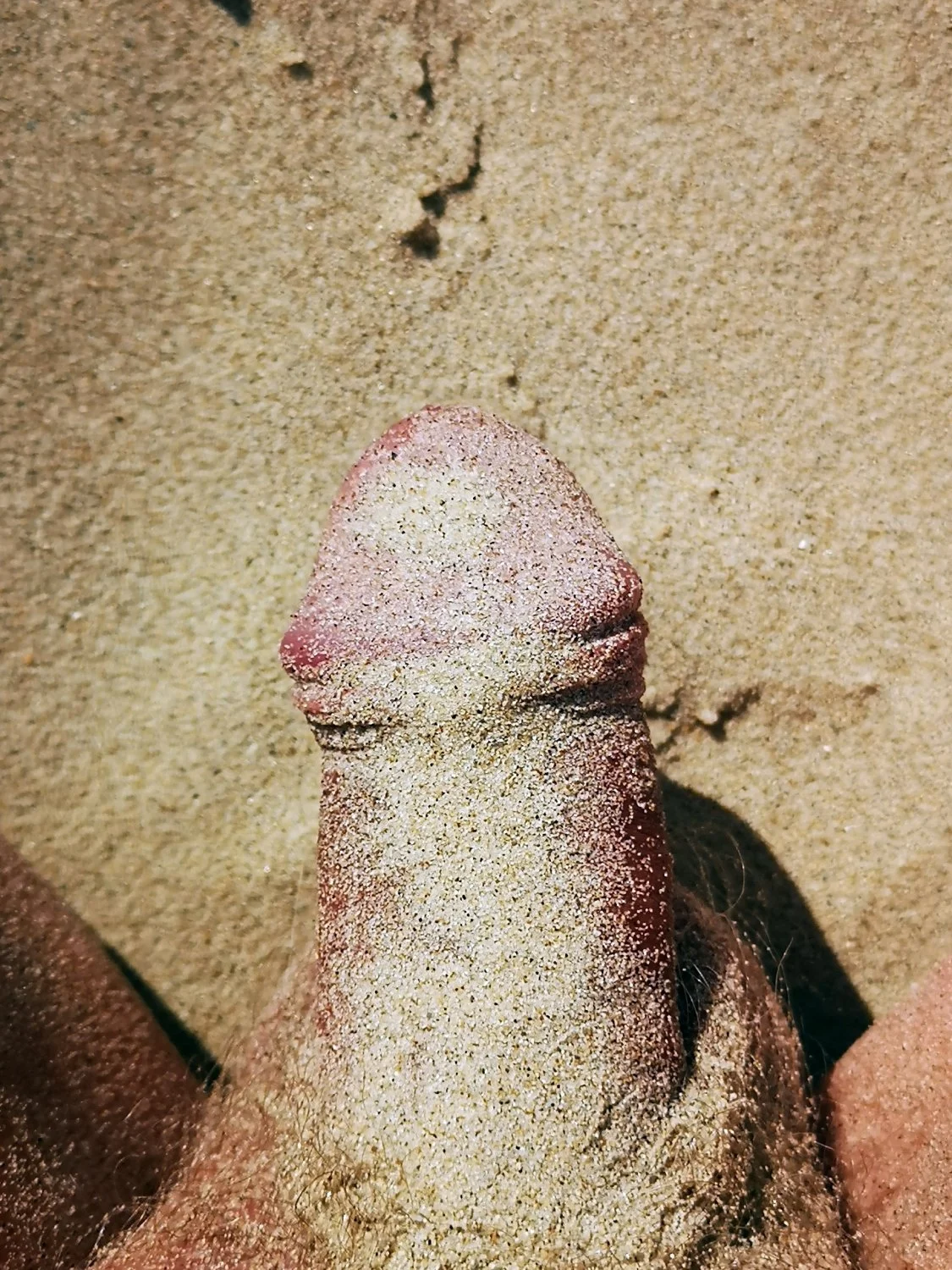 wanking, masturbating, horny @ the beach // Wichsen und geil am Strand main image