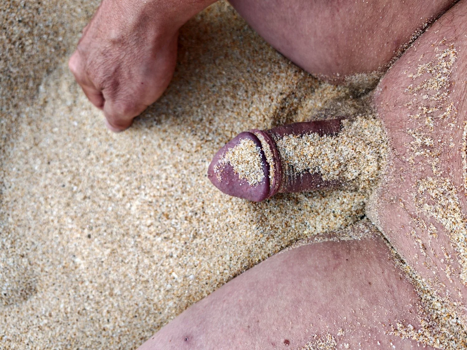 wanking, masturbating, horny @ the beach // Wichsen und geil am Strand image 4