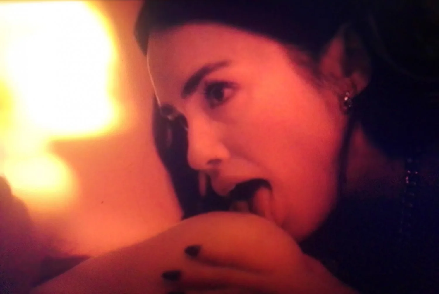 LALI ESPOSITO DESNUDA CHUPANDO TETA image 3