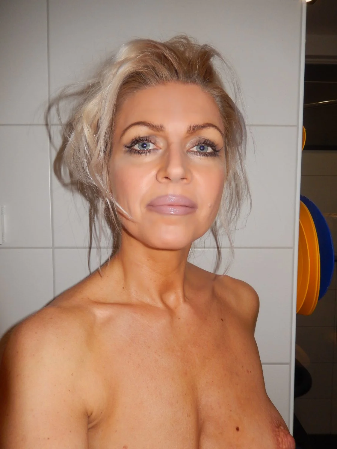 Sexy Blonde Milf (4/6) image 30