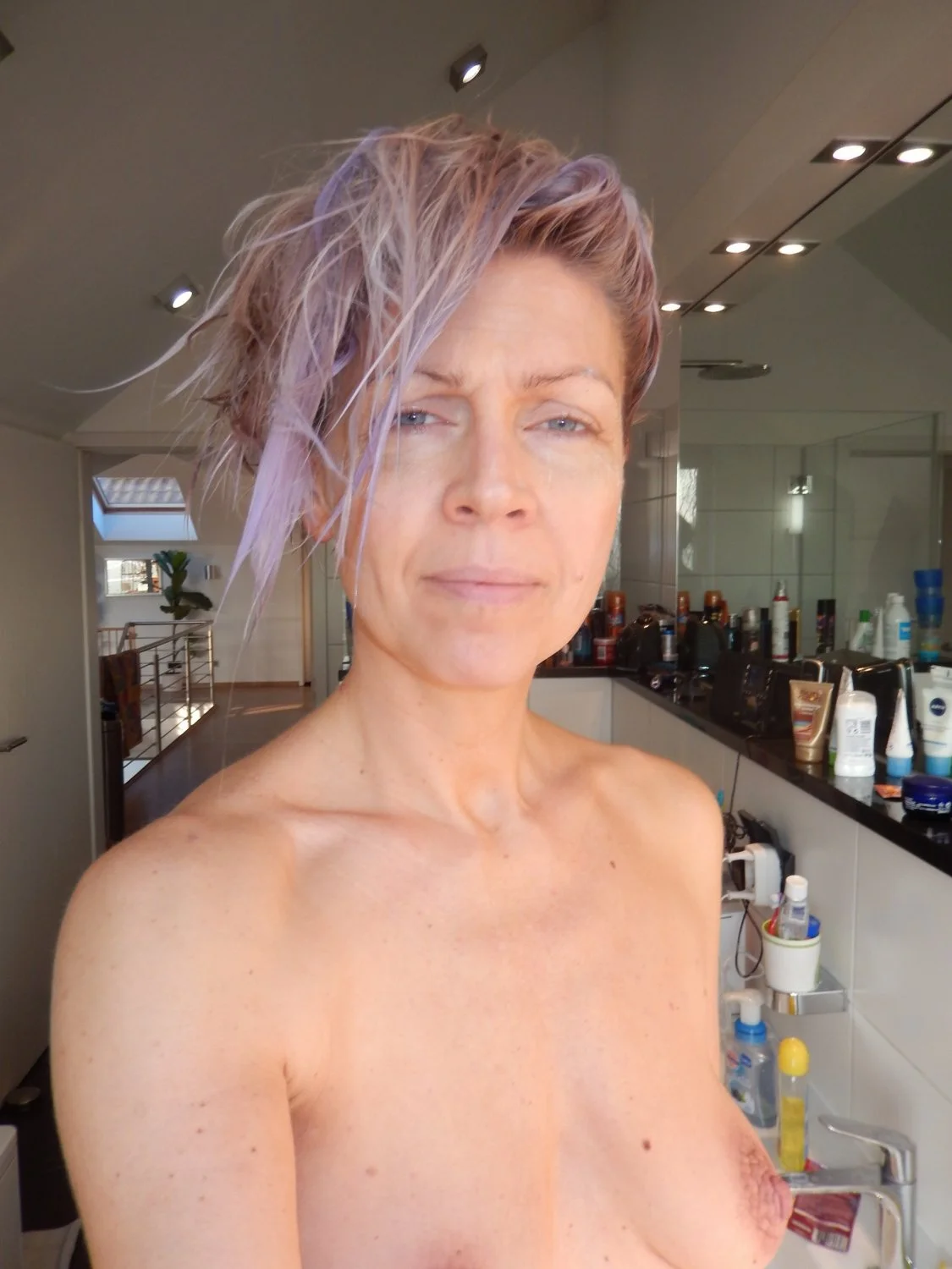Sexy Blonde Milf (4/6) image 7