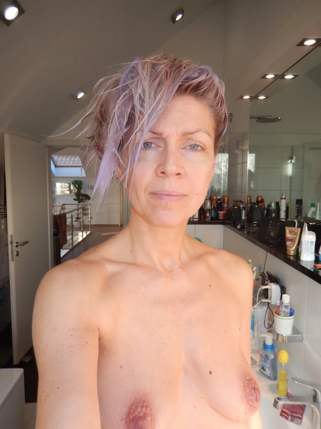 Sexy Blonde Milf (4/6) image 9