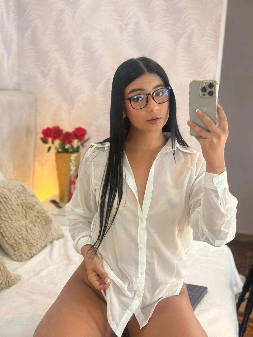 Thick latina image 4