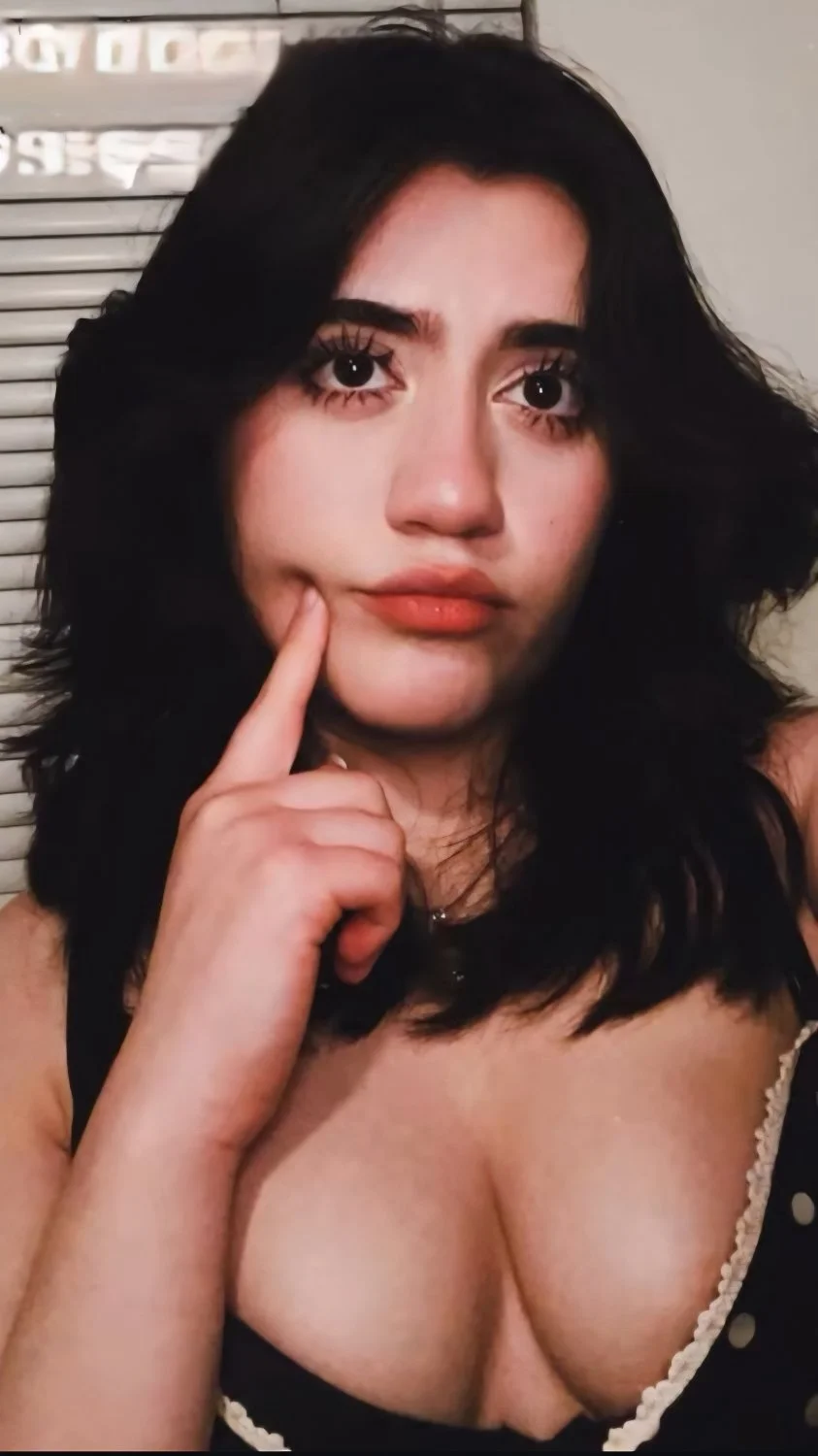 Solo una putita nalgona para morbo image 7