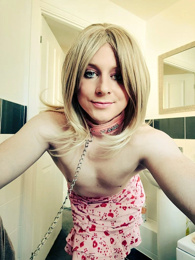 More Sissy Zoe throwbacks x image 8