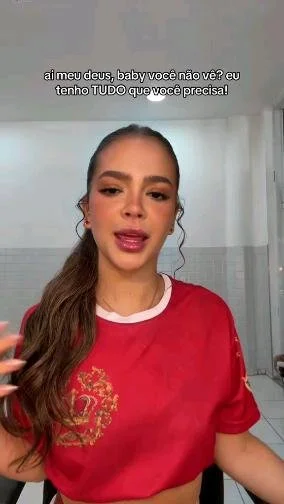 Nova video na Mel...Mel Maia delicinha , fofa e muito linda main image
