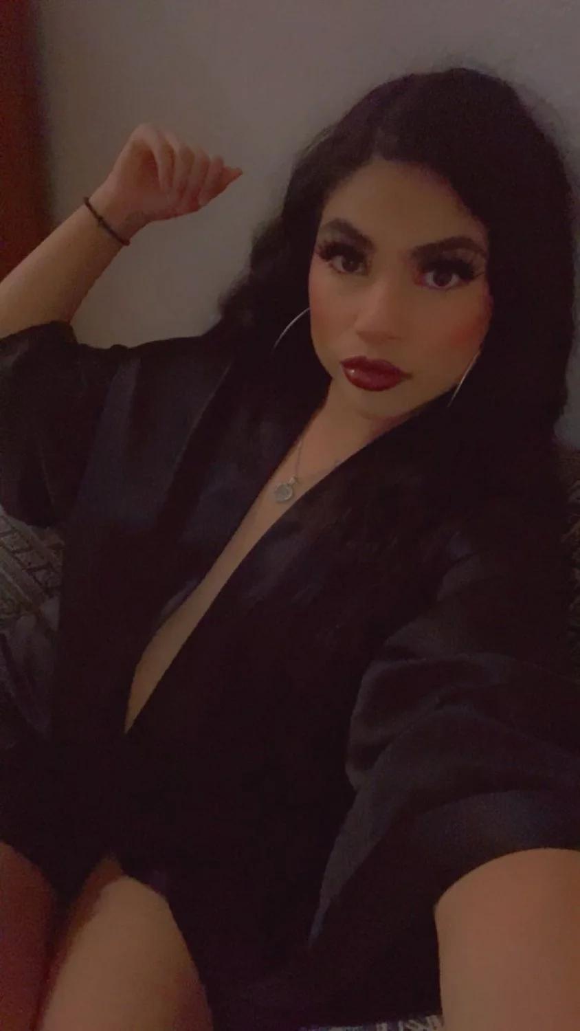 Gorgeous Latina image 2