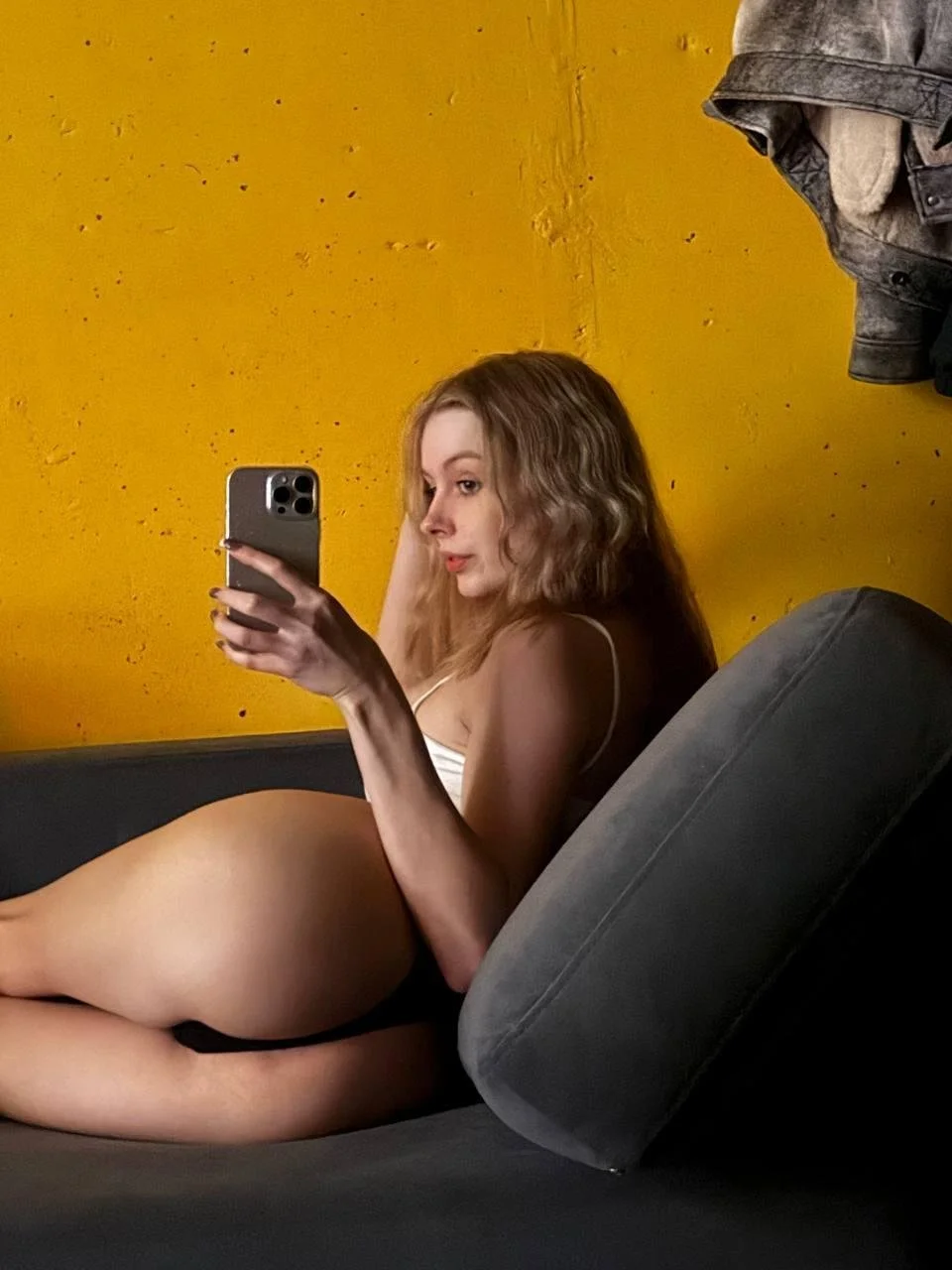 sexy_misses19 miadavis21 Kissmeeagain image 5