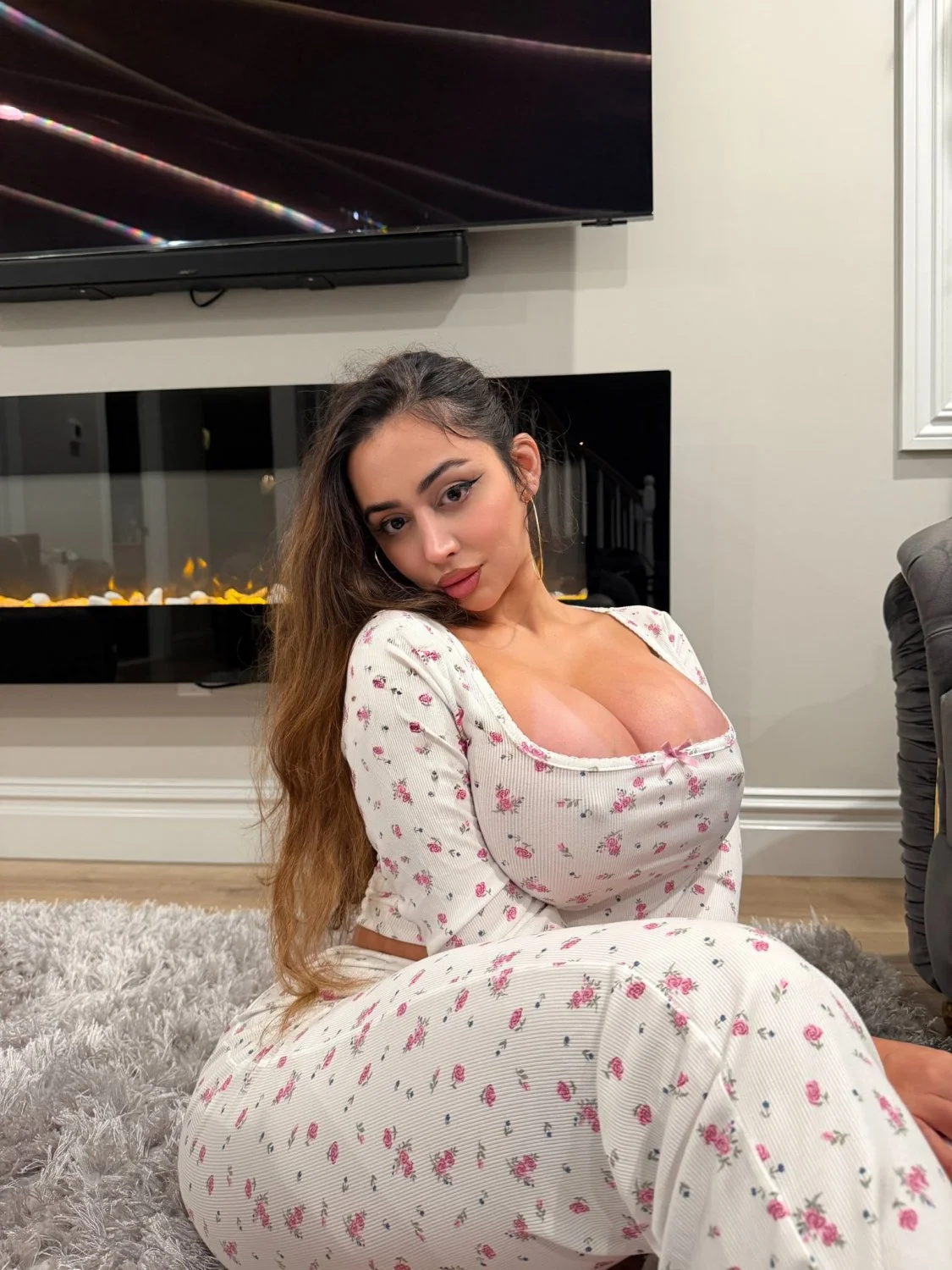 Fat ass bitch ms.Sethii image 4