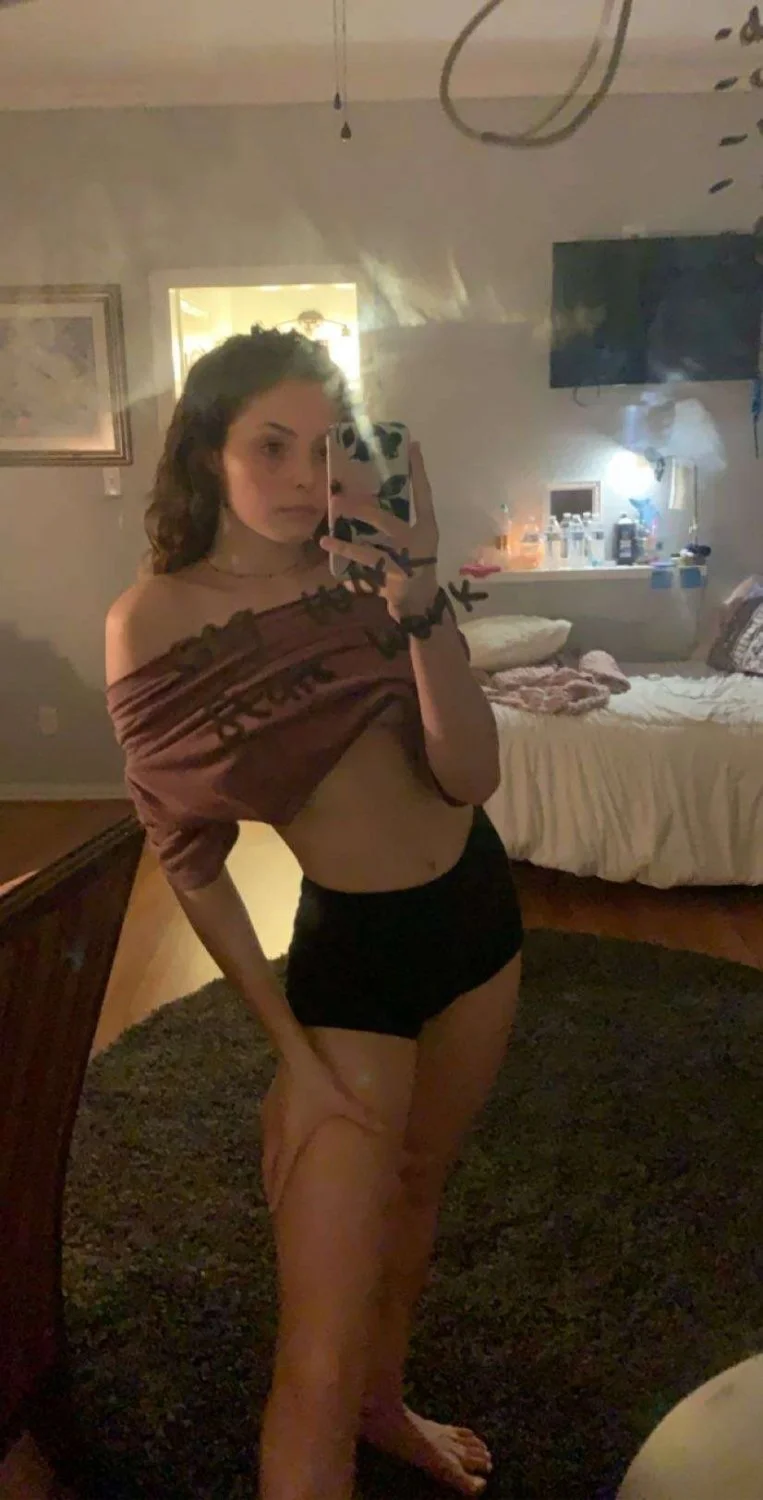 Yummy fit toned 19 year old girlfriend tapes n nudes (2 of 2) image 10