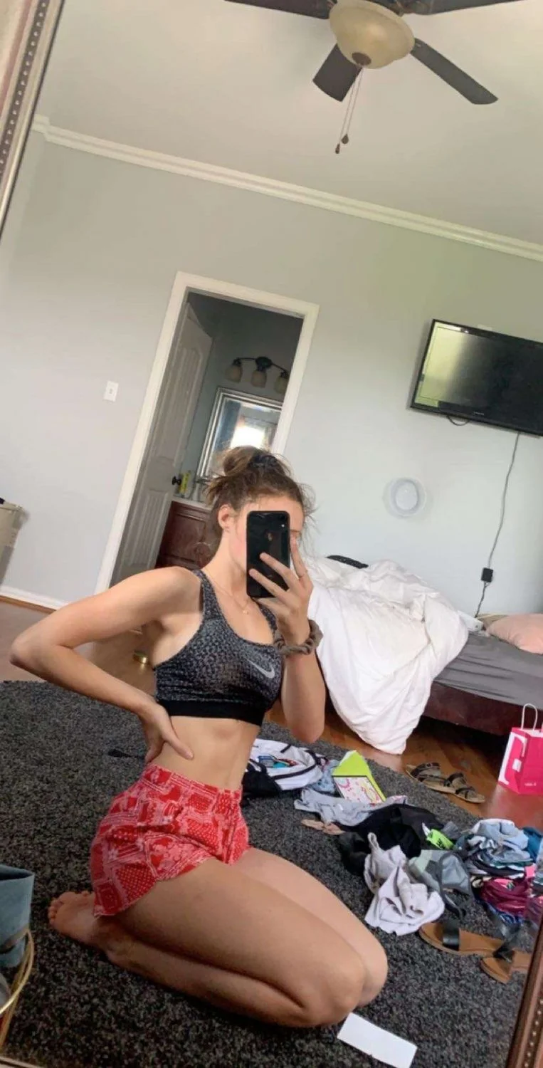 Yummy fit toned 19 year old girlfriend tapes n nudes (2 of 2) image 5