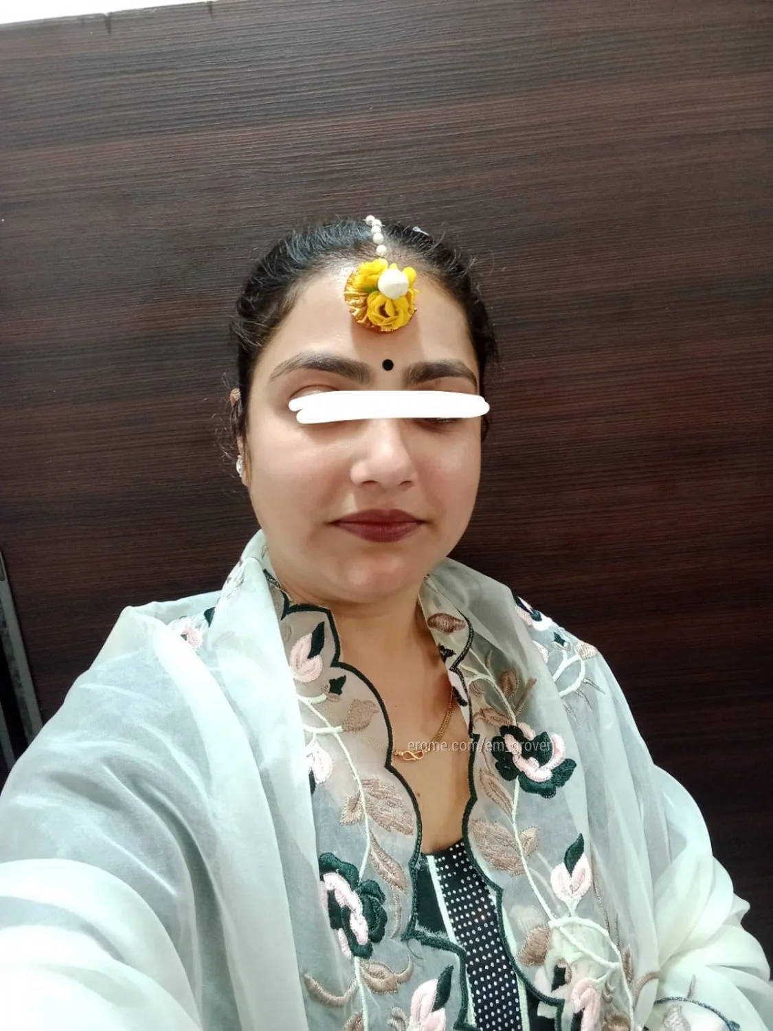 Cute Indian naked bhabhi image 3