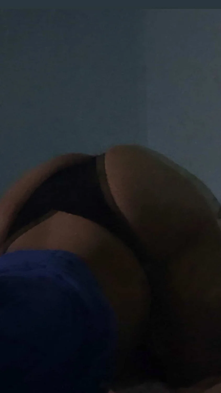 morenita sexy image 4