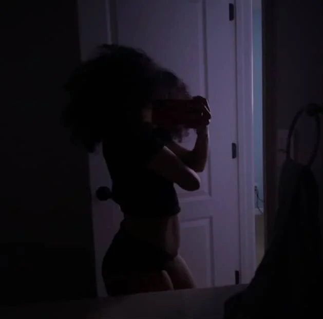morenita sexy image 5