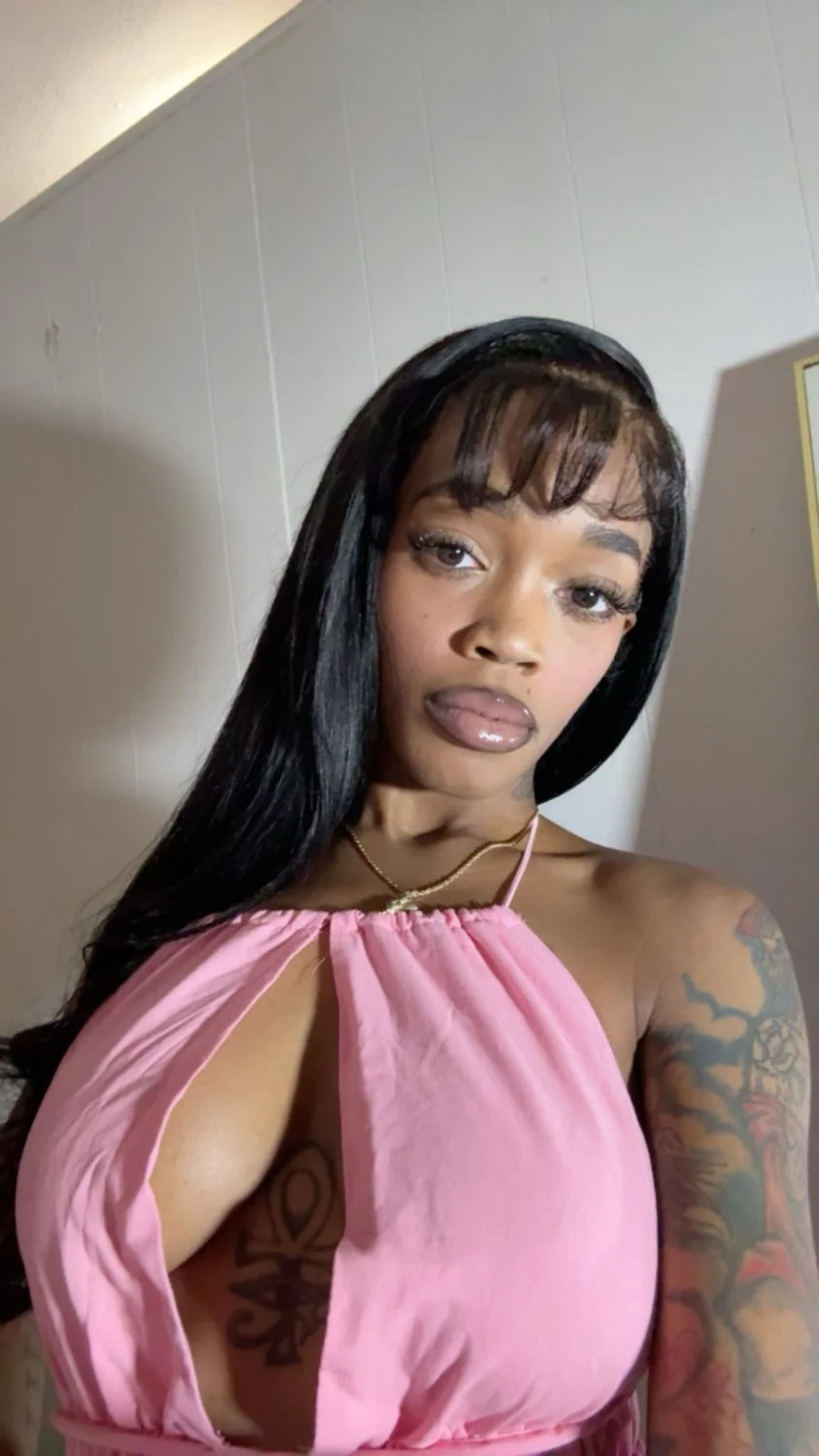 Gorgeous70 image 4