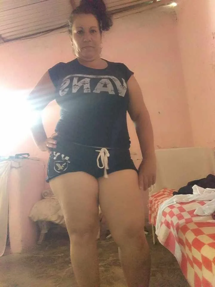 Señora putipobre bien rica que conocí por Facebook image 7