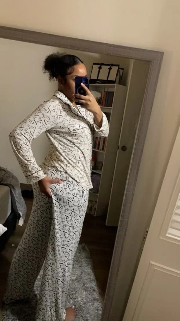 This ebony slut Malyssa loves when white men jizz to her. Let us know if you do. image 4