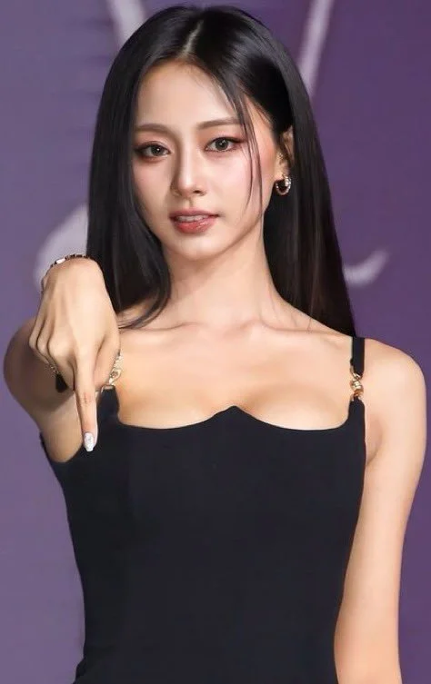 Tzuyu (Twice) Pictures 1 📷 main image