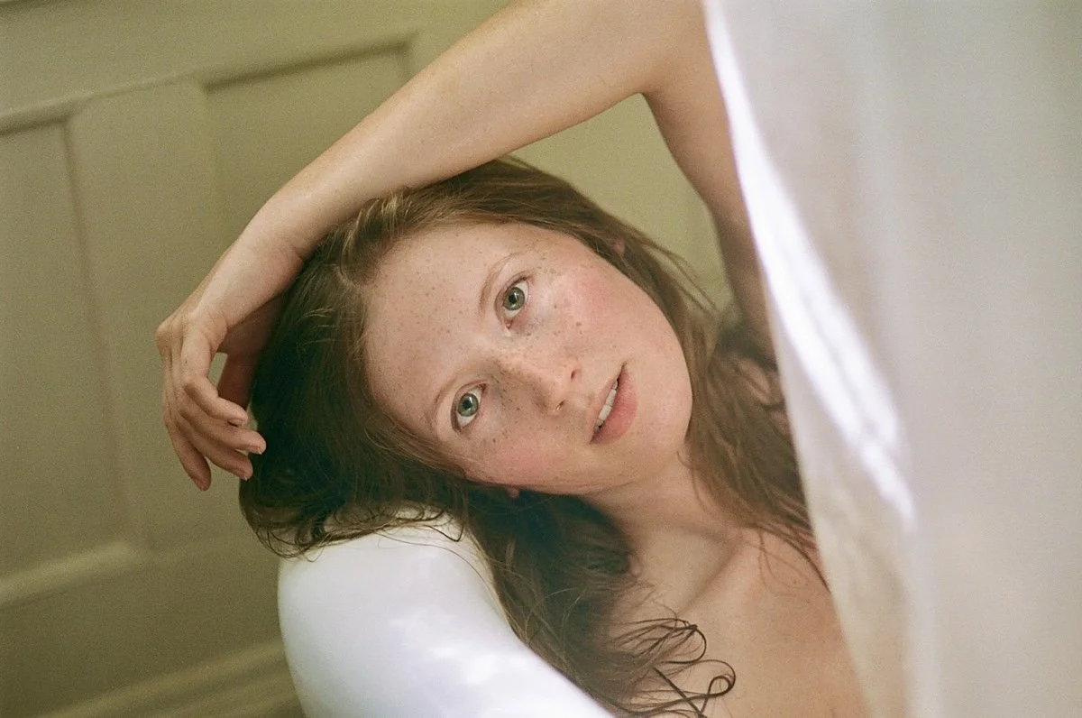 Tub boudoir image 11