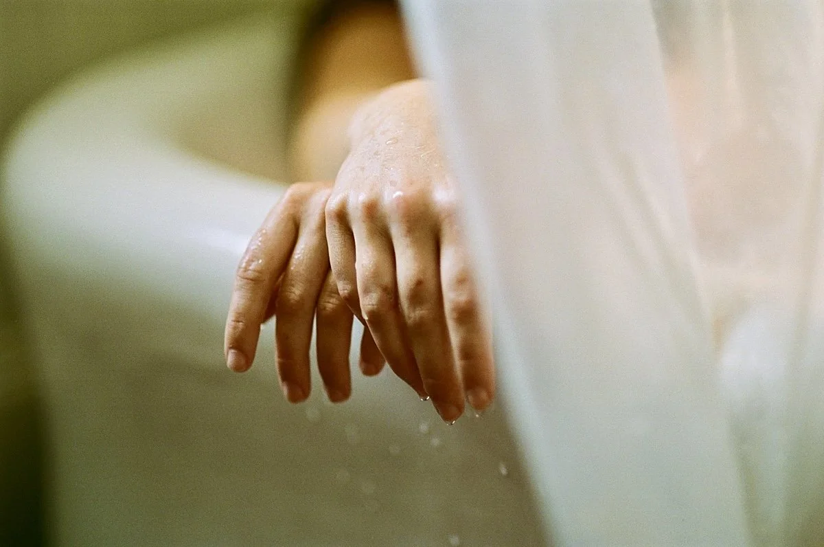 Tub boudoir image 15