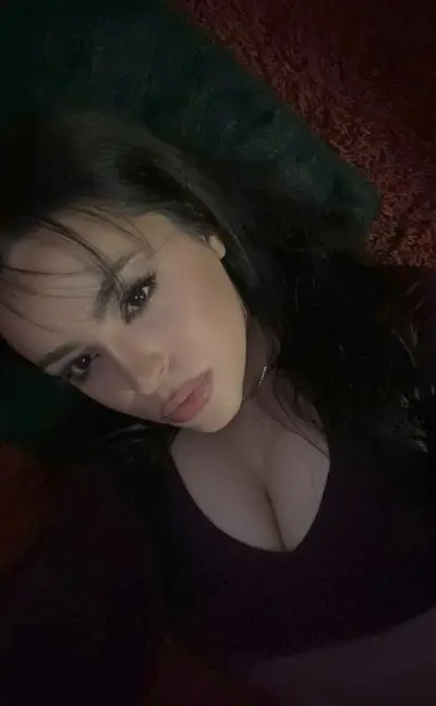 Busty Romanian slut Larisa cover image