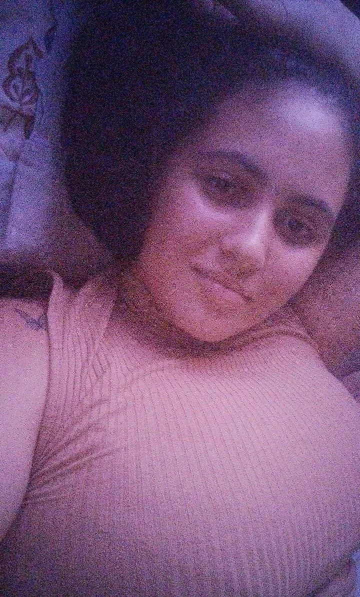Novinha casada peituda cheia de tesão image 3