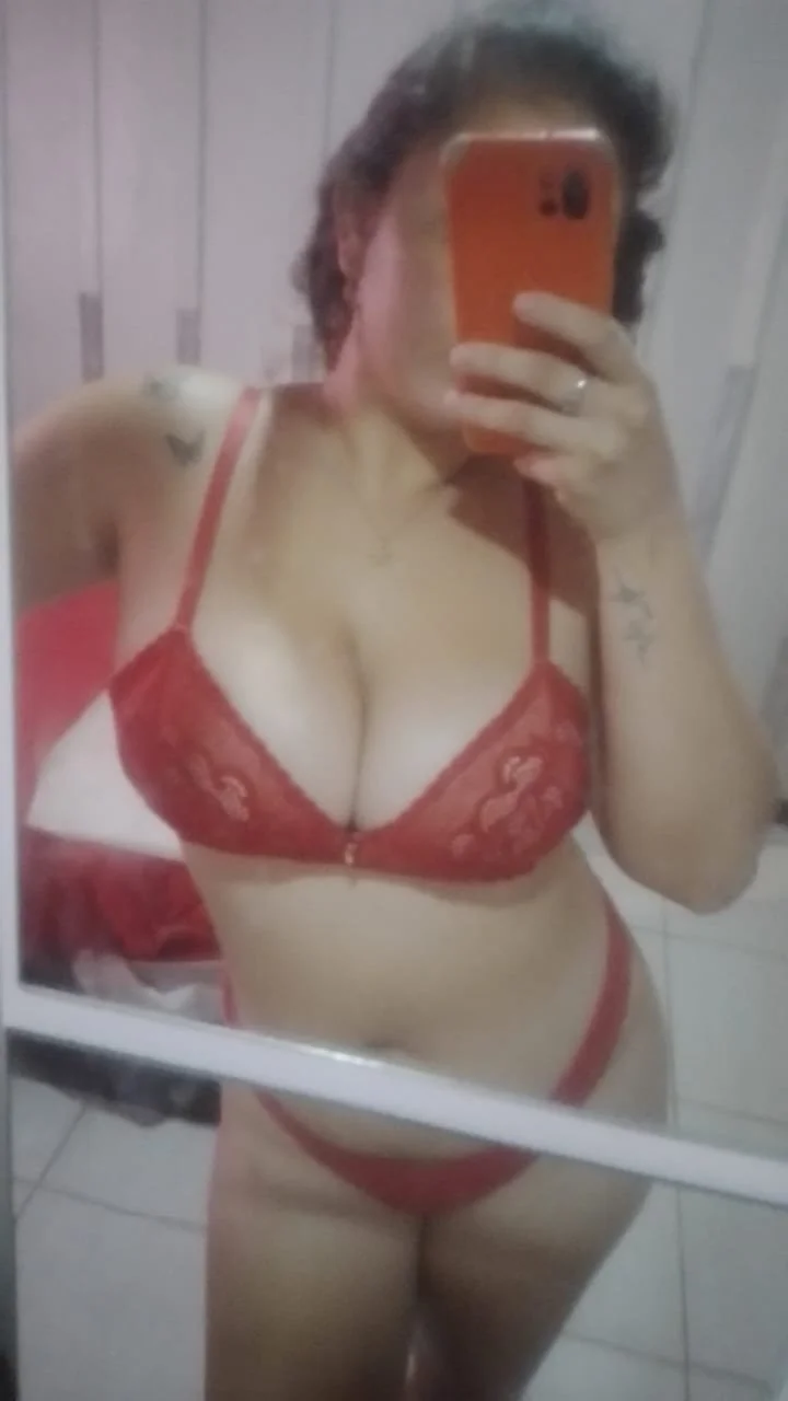 Novinha casada peituda cheia de tesão image 7